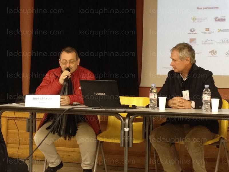 La-matinee-s-est-terminee-par-un-discours-du-depute-joel-giraud-au-cote-d-herve-buisson-1448733003 La-matinee-s-est-terminee-par-un-discours-du-depute-joel-giraud-au-cote-d-herve-buisson-1448733003