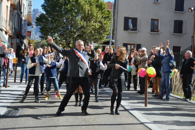 L-inauguration-des-travaux-du-centre-bourg-a-ete-un-moment-de-fete-l-inauguration-des-travaux-du-centre-bourg-a-ete-un-moment-de-fete