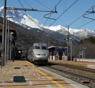 TGV in sosta-Oulx-Sestriere-13.4.2002-foto BonmartiniWalter