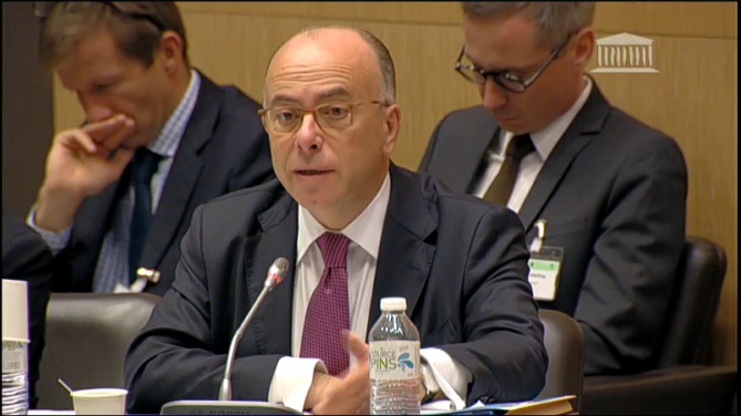 Bernard cazeneuve 251016